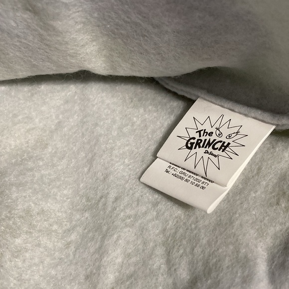 The GRINCH Dr. Seuss Red and White Santa Hat Green grinch Face Unisex One Size - Picture 6 of 9